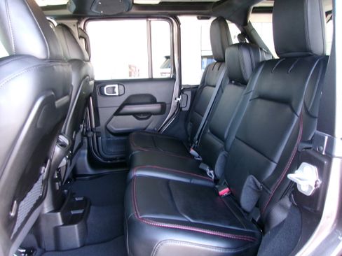 New 2026 Jeep Wrangler Unlimited Rubicon image 18