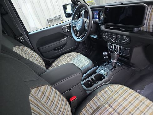 New 2026 Jeep Gladiator Sport AWD/4WD image 10