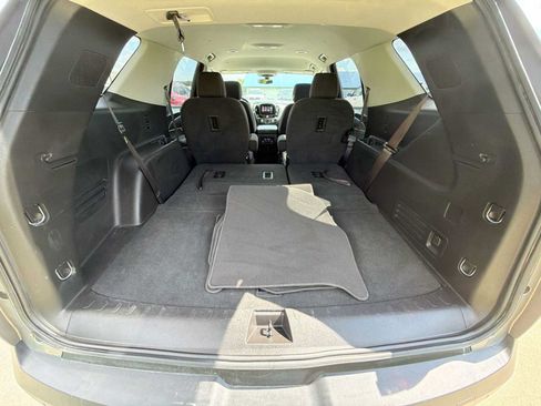 Used 2019 Chevrolet Traverse LT FWD image 27