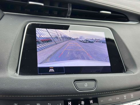 Certified 2023 Cadillac XT4 Luxury w/ Cold Weather Package image 14