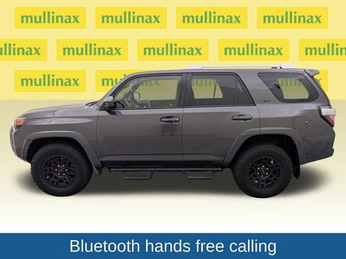 Used 2018 Toyota 4Runner SR5 AWD/4WD image 9