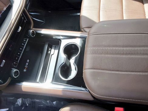 New 2026 Chevrolet Suburban High Country AWD/4WD image 19