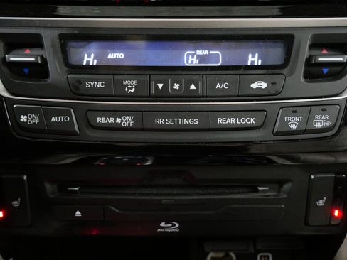 Used 2022 Honda Pilot Touring image 20