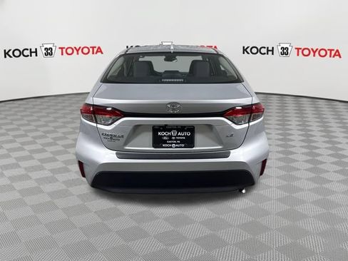 Used 2025 Toyota Corolla LE w/ LE Premium Package FWD image 7