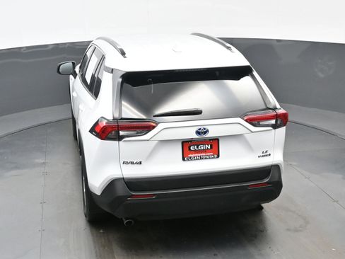 Used 2021 Toyota RAV4 LE image 37