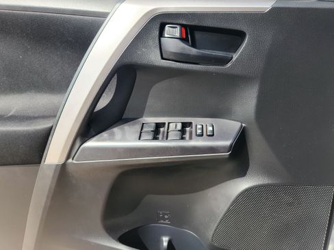 Used 2017 Toyota RAV4 LE FWD image 17