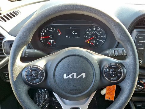 Used 2022 Kia Soul LX FWD image 16