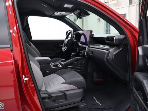 Used 2025 Toyota Tacoma TRD Off-Road AWD/4WD image 30