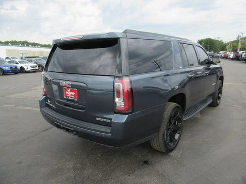 Used 2019 GMC Yukon XL SLT w/ Graphite Performance Edition AWD/4WD image 4