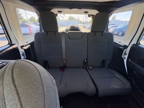 Used 2025 Jeep Wrangler Sport S AWD/4WD image 37