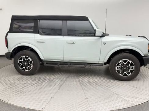 Used 2024 Ford Bronco Outer Banks image 9