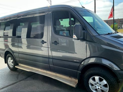 Used 2013 Freightliner Sprinter 2500 image 23