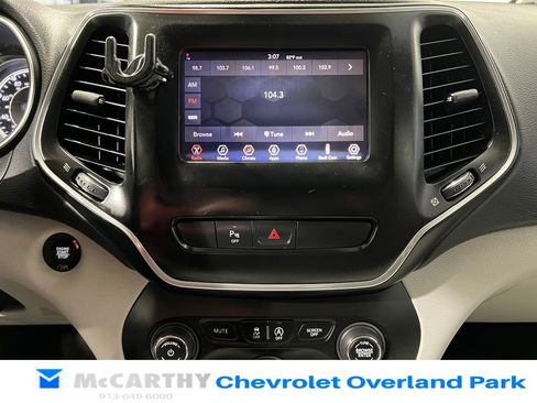 Used 2020 Jeep Cherokee Latitude Plus AWD/4WD image 21