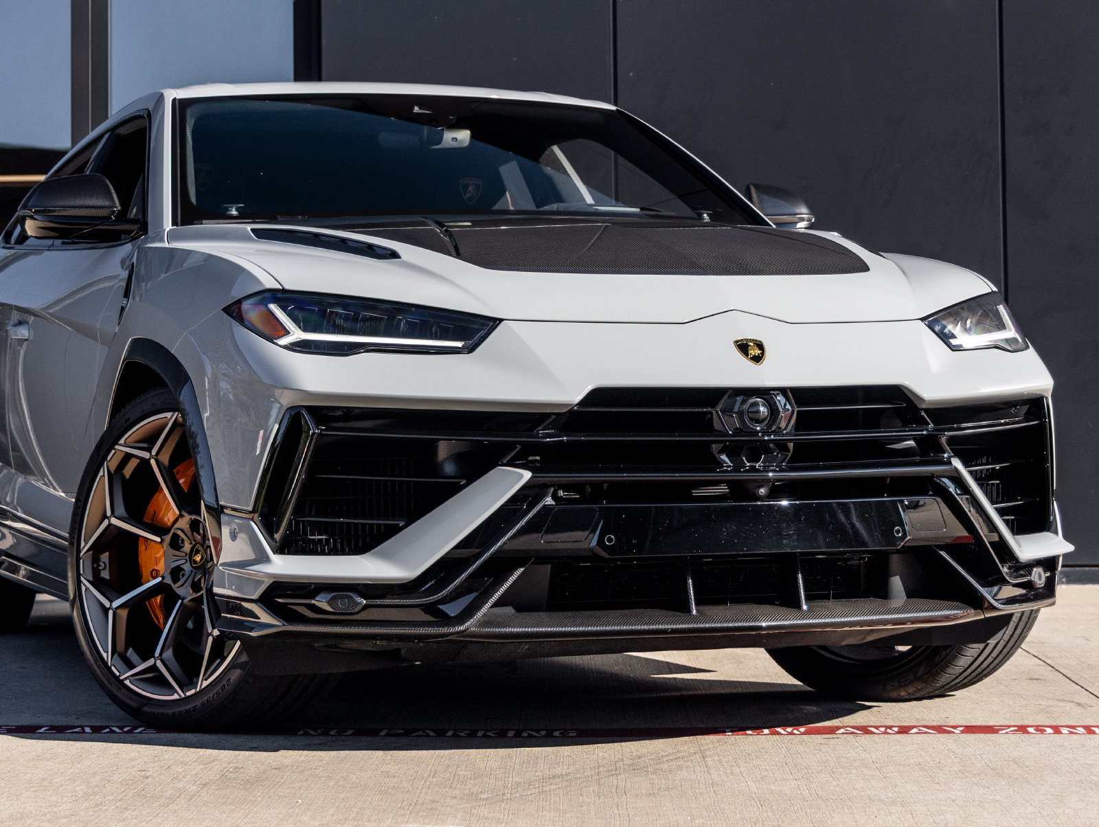 Used 2024 Lamborghini Urus Performante AWD/4WD image 5