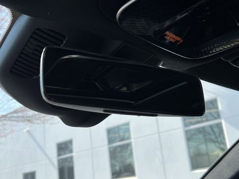 Used 2025 Mercedes-Benz C 300 Sedan image 27