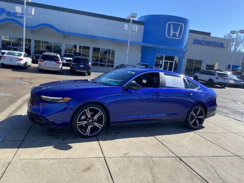 Used 2024 Honda Accord Sport image 5