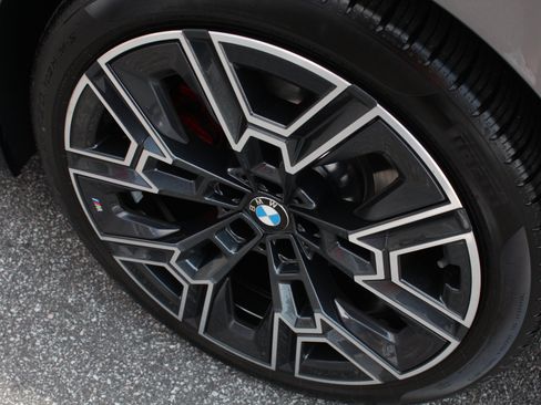 Used 2024 BMW 530i xDrive AWD/4WD image 26