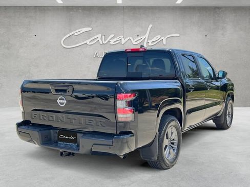 Used 2025 Nissan Frontier SV w/ SV Convenience Package RWD image 16