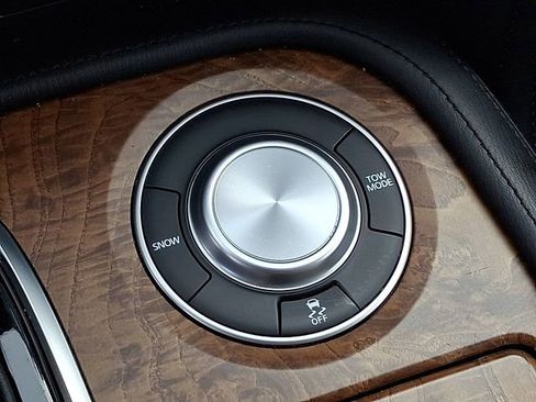 Used 2023 Nissan Armada SL image 30