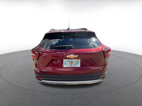 Used 2025 Chevrolet Trax LT image 6
