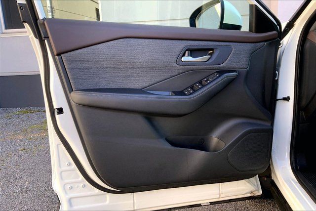 Used 2023 Nissan Rogue SV AWD/4WD image 21