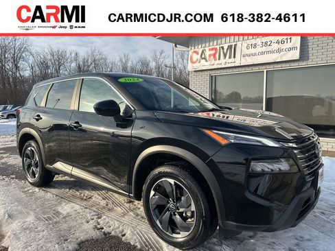 Used 2024 Nissan Rogue SV image 1