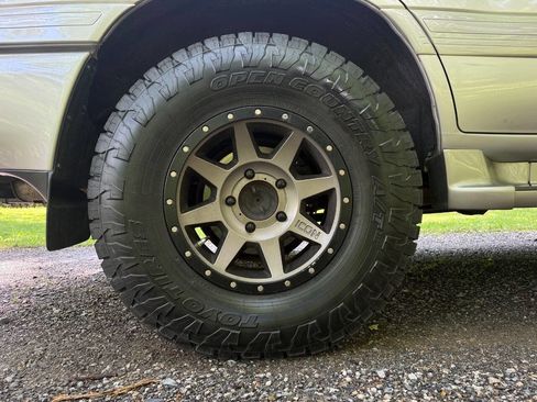 Used 2001 Toyota Land Cruiser AWD/4WD image 45