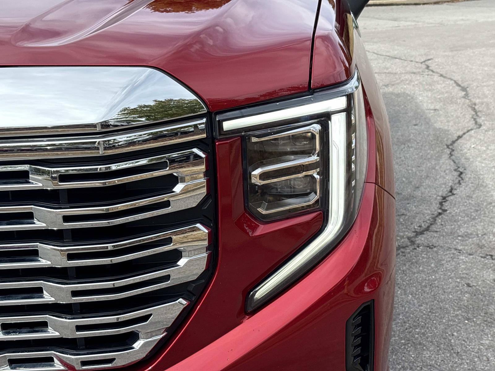 Used 2024 GMC Sierra 1500 Denali w/ Denali Reserve Package AWD/4WD image 11