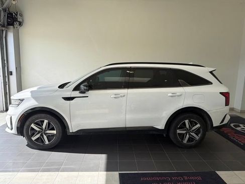 Used 2022 Kia Sorento S w/ Panoramic Sunroof Package FWD image 6