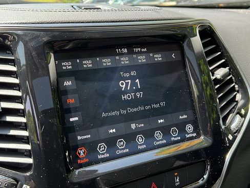 Certified 2021 Jeep Cherokee Limited image 17