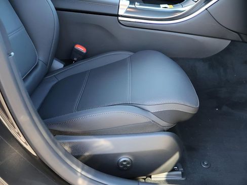 New 2026 Mercedes-Benz C 300 4MATIC Sedan image 10