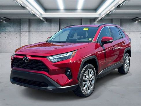 Used 2022 Toyota RAV4 XLE Premium FWD image 1