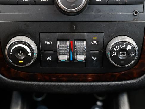Used 2013 Chevrolet Impala LTZ FWD image 29