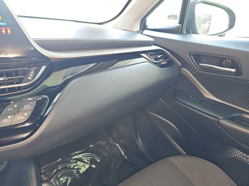 Used 2021 Toyota C-HR LE FWD image 26