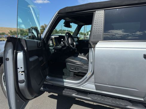 Used 2022 Ford Bronco Badlands AWD/4WD image 4