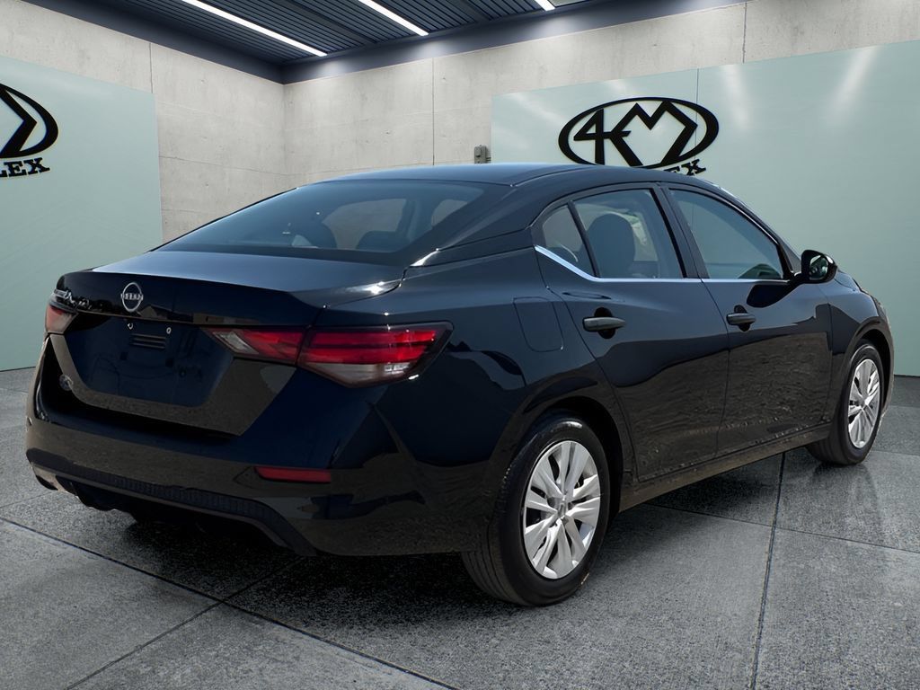 Used 2024 Nissan Sentra S FWD image 3