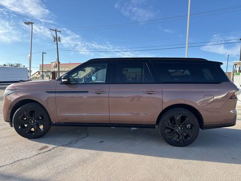 Used 2025 Lincoln Navigator L Black Label image 6