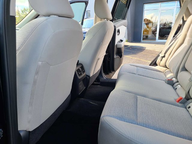 Used 2023 Nissan Rogue SV AWD/4WD image 22