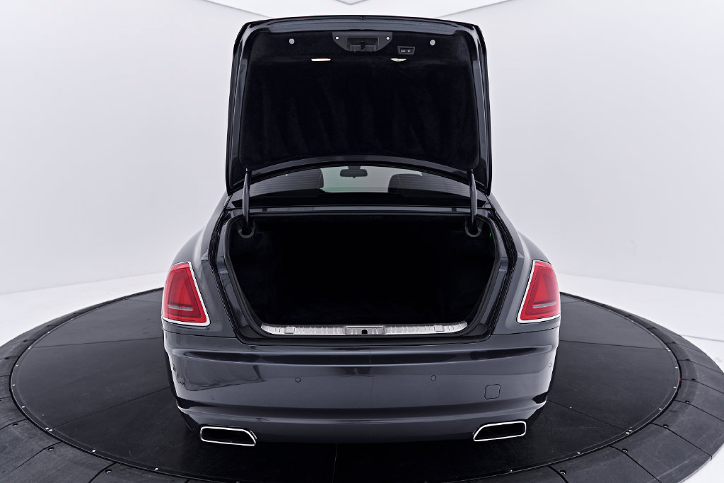 Used 2016 Rolls-Royce Ghost RWD image 23