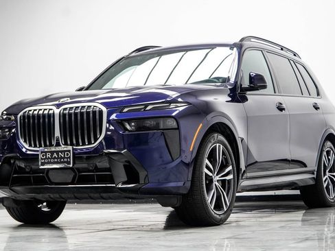 Used 2023 BMW X7 xDrive40i w/ M Sport Package AWD/4WD image 9