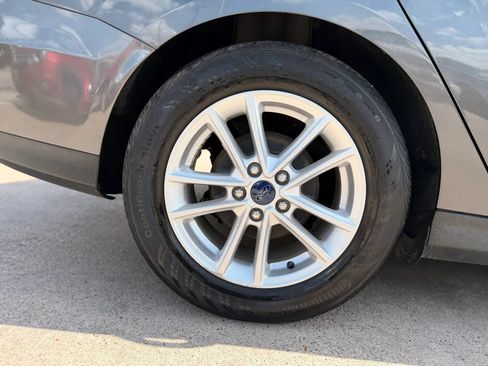 Used 2016 Ford Focus SE FWD image 18