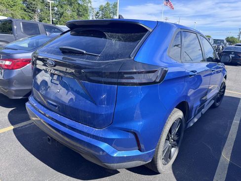 Used 2022 Ford Edge ST-Line w/ Class II Trailer Tow Package AWD/4WD image 4