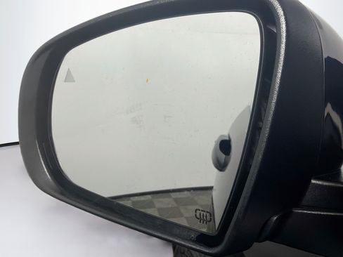 Used 2019 Jeep Cherokee Latitude Plus FWD image 16