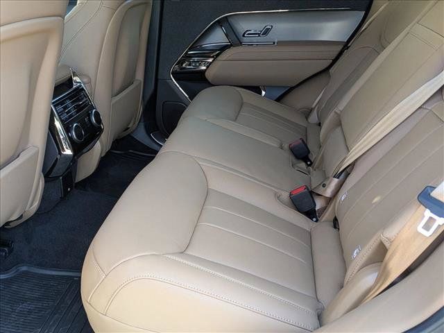 Used 2026 Land Rover Range Rover Sport SE AWD/4WD image 17