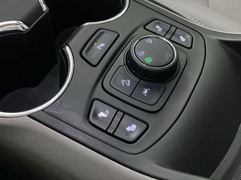 Certified 2024 GMC Terrain SLT w/ Infotainment Package II image 43