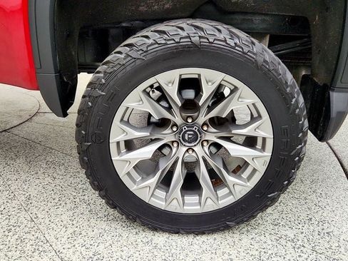 Used 2022 GMC Sierra 1500 AT4 w/ AT4 Premium Package AWD/4WD image 9