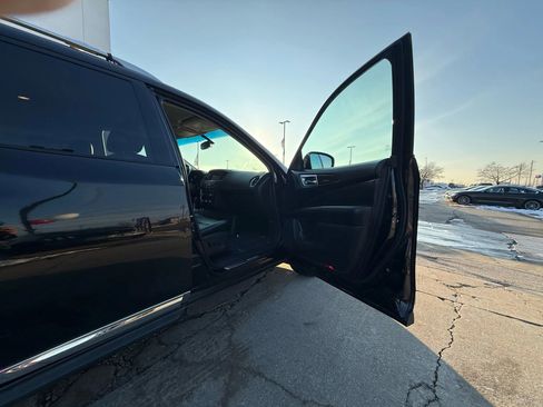 Used 2014 Nissan Pathfinder Platinum w/ Cargo Package image 25
