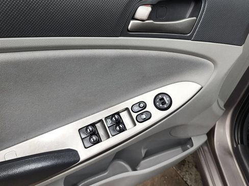 Used 2017 Hyundai Accent SE FWD image 10