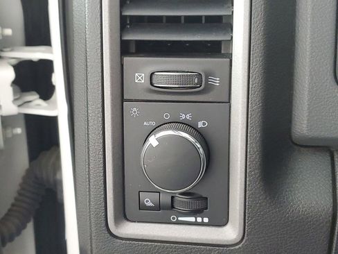 Used 2017 RAM 2500 Tradesman w/ Chrome Appearance Group image 25