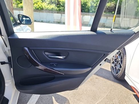 Used 2016 BMW 320i xDrive Sedan AWD/4WD image 42
